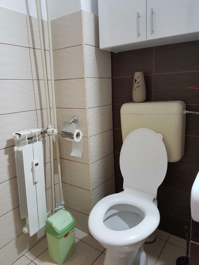 Апартаменты Apartament Aura Орадя Экстерьер фото